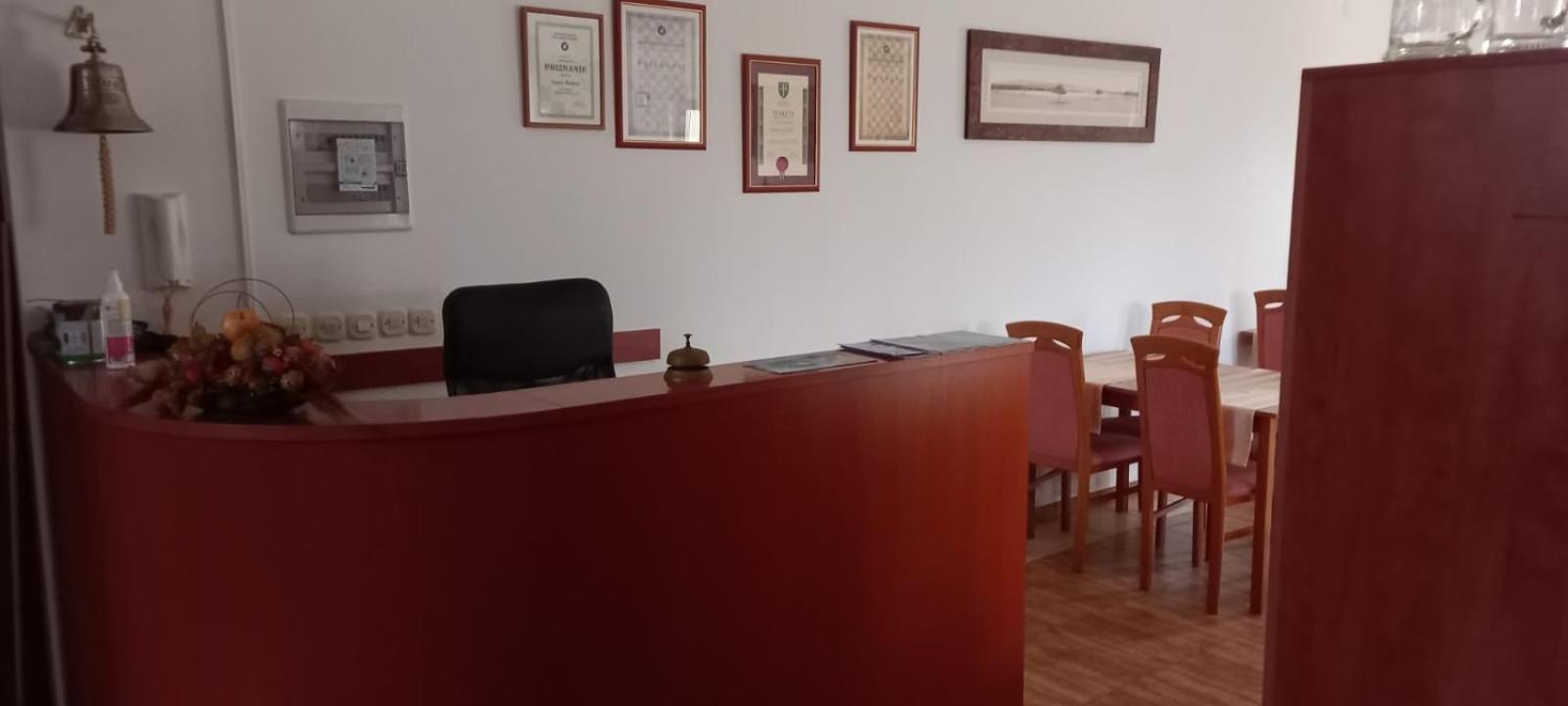 Bed & Breakfast Jugo Novalja Dış mekan fotoğraf