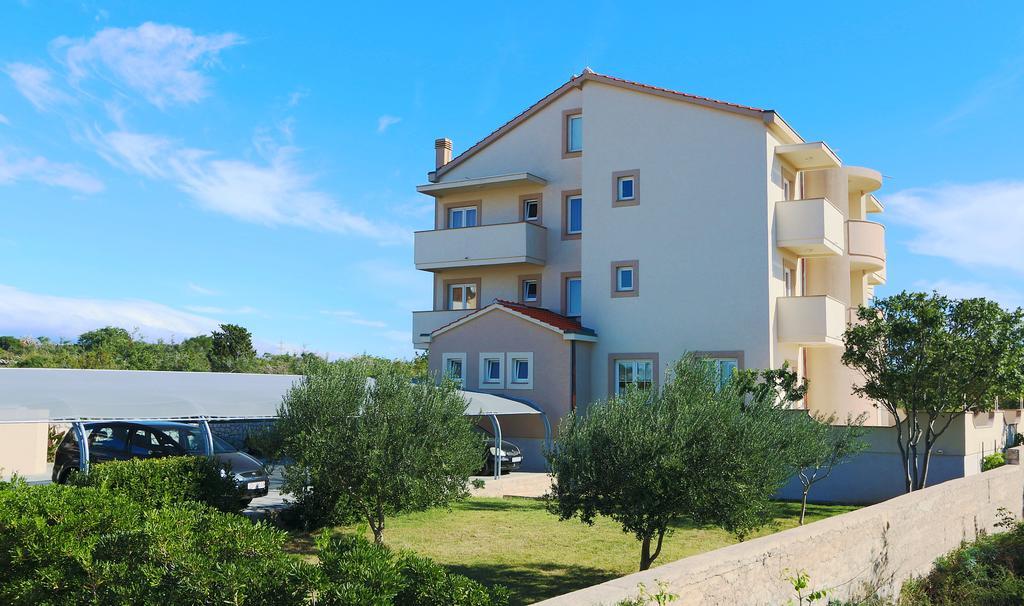 Bed & Breakfast Jugo Novalja Dış mekan fotoğraf