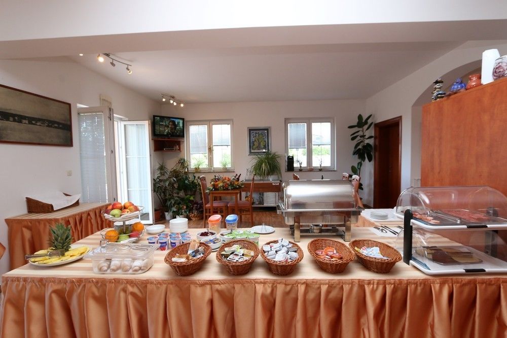 Bed & Breakfast Jugo Novalja Dış mekan fotoğraf